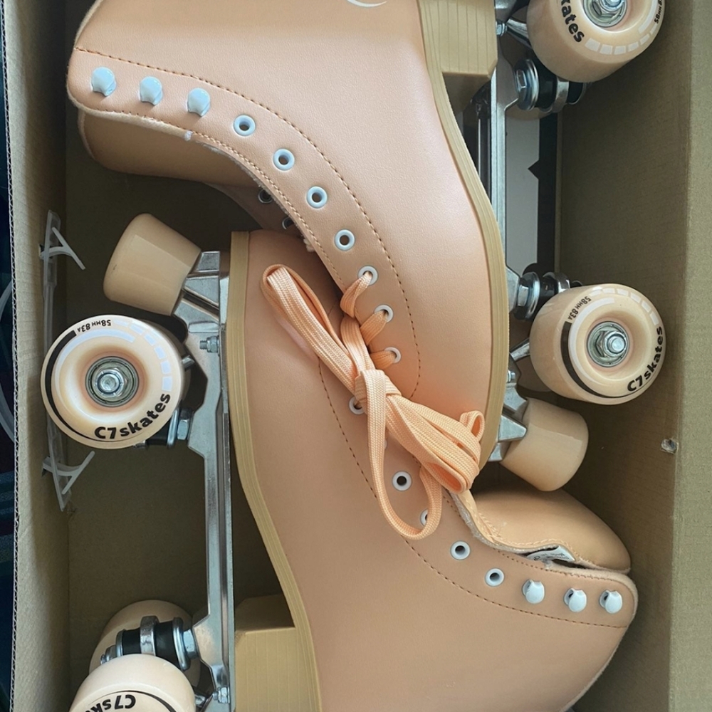 C7 Peachy Keen Quad Skates
